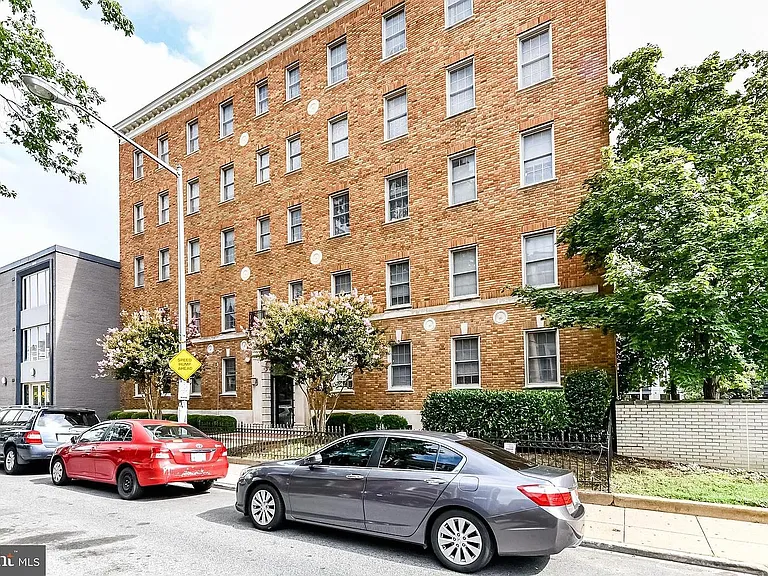 1417 Newton St NW #503 — Photo 2