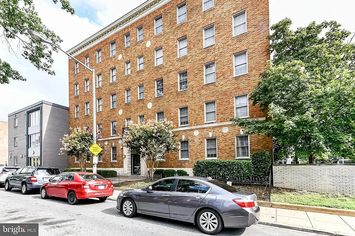 Building Photo - 1417 Newton St NW #503