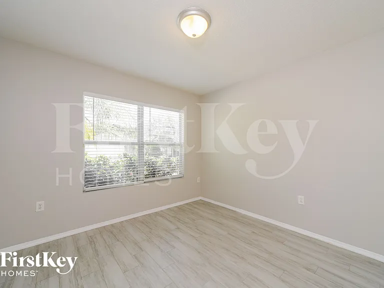 1560 Nature Trl — Photo 16
