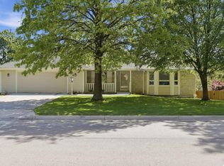 808 Fox Chase Ct, Lawrence, KS 66049
