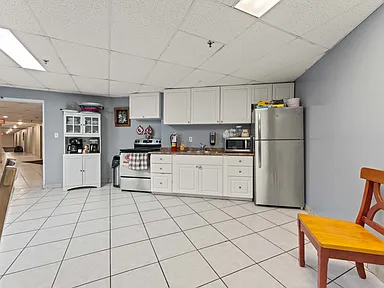 Lauzon Tower Apartments - 1330 Lauzon Rd Windsor ON | Zillow