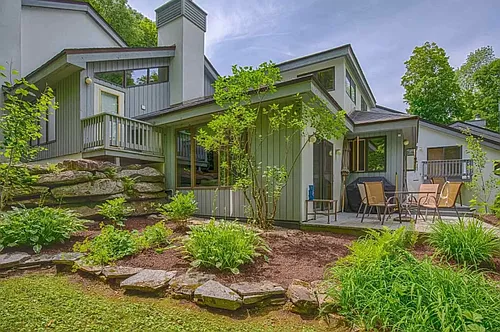 459 Woods Ln #D6 Photo 1