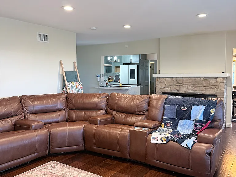 3224 Glen Abbey Blvd — Photo 2