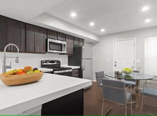 Old Henderson Square, Columbus, OH 43220