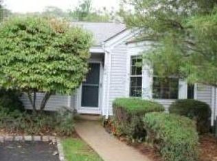 384 Finch Ln, Bedminster, NJ 07921