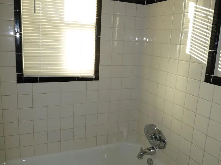 24622 Cloverlawn St — Photo 25