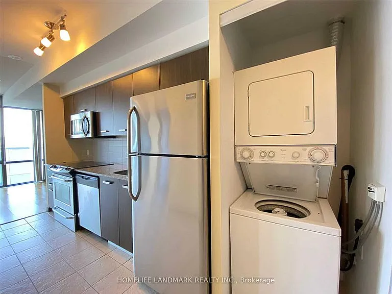 832 Bay St #1601 — Photo 32