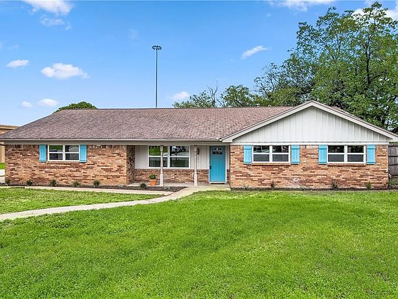 2nd image of 285 Somerset Cir