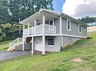 140 Mountain Crest Rd, Swannanoa, NC 28778