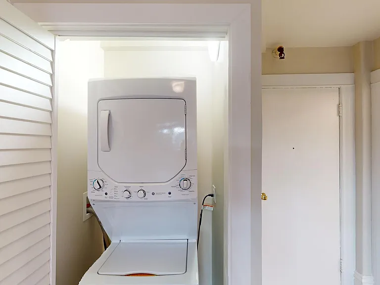 947 Bush Street — Photo 12