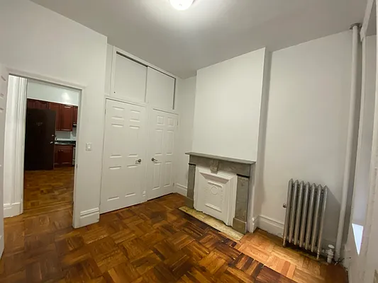 Rented by Peter R. Hungerford, LREB | media 23