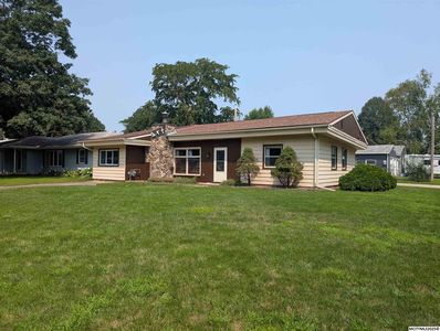1604 Meadowbrook Dr, Mason City, IA, 50401