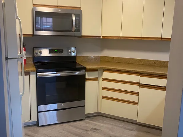 1478 Westgate Drive image 3 of 15