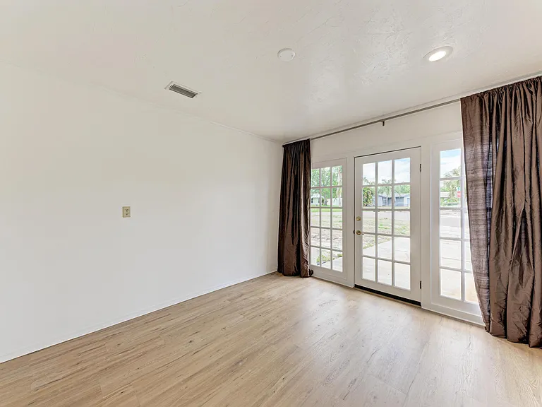 3602 63rd St W — Photo 32