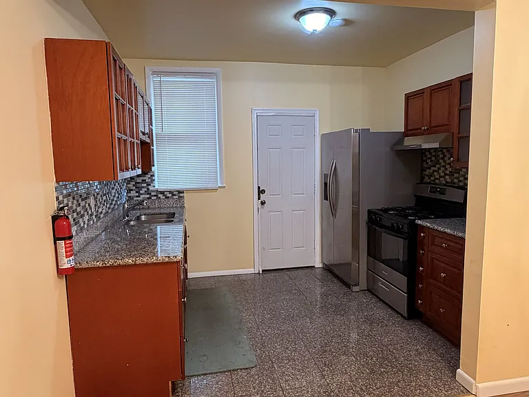 3126 Tasker St — Photo 3