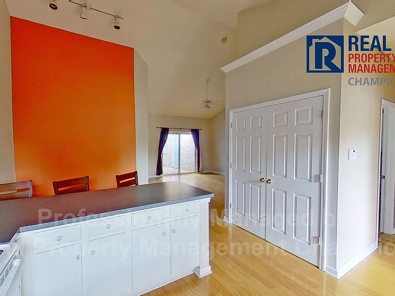 3923 Spicetree Dr — Photo 3