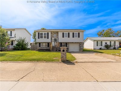 105 Hampton Ln, Hurricane, WV, 25526