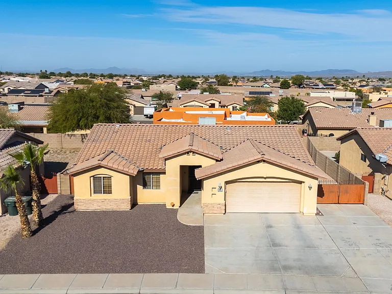 11756 E Omega Ln — Photo 2
