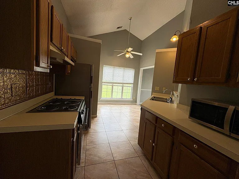 112 Green Rose Rd — Photo 12