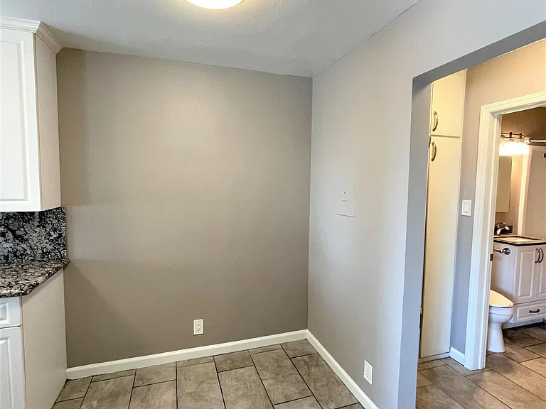 13625 Franklin St #B — Photo 7