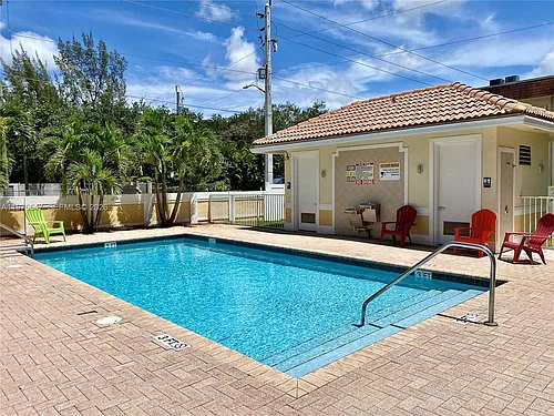 5327 SW 40th Ave Photo 1