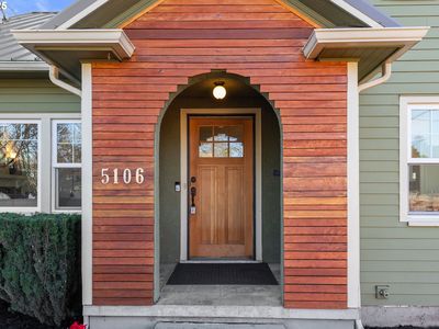 5106 NE Halsey St, Portland, OR, 97213