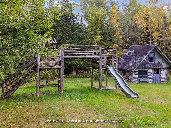 5th image of 504 Birch Point Rd