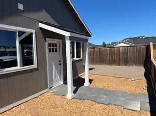 3303 Kingsbury Dr, Medford, OR 97504