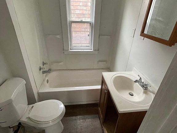 4th image of 830 Chilton Ave #1
