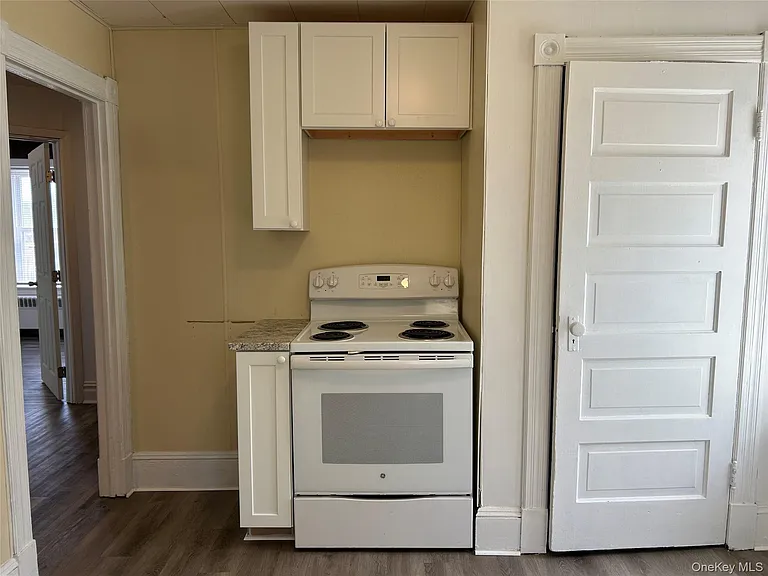 84 Orange Ave — Photo 8