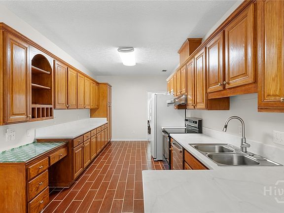 2nd image of 1002 Chase Court