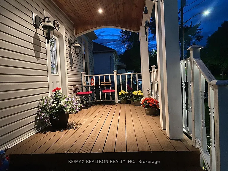 134 Wesley St — Photo 45