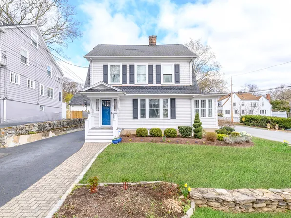 130 Brookview Avenue, Fairfield, CT 06825