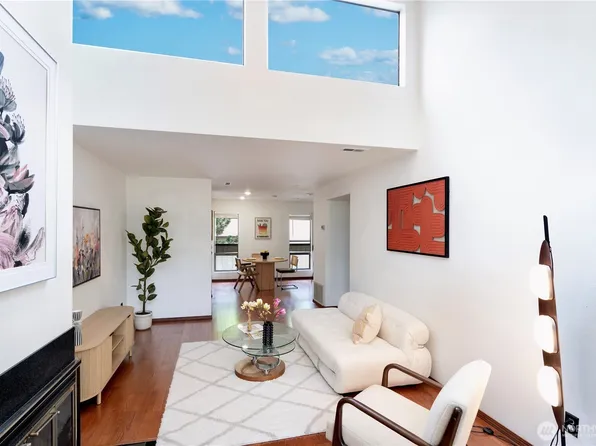 10819 NE 37th Place #332, Bellevue, WA 98004