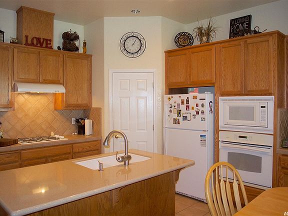 2nd image of 997 Heartland Dr