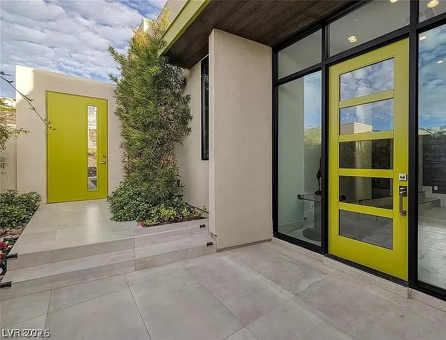 3 bed, 3.5 bath, 3028 sqft, $12,000 — Photo 1