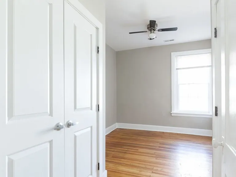 939 W Grace St — Photo 9