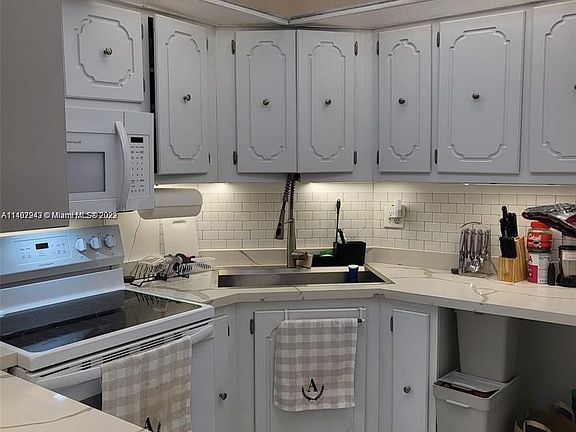 4th image of 3301 Spanish Moss Ter APT 404