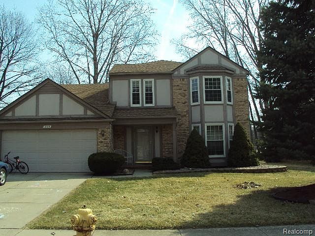 1st image of 390 Lansdowne Dr