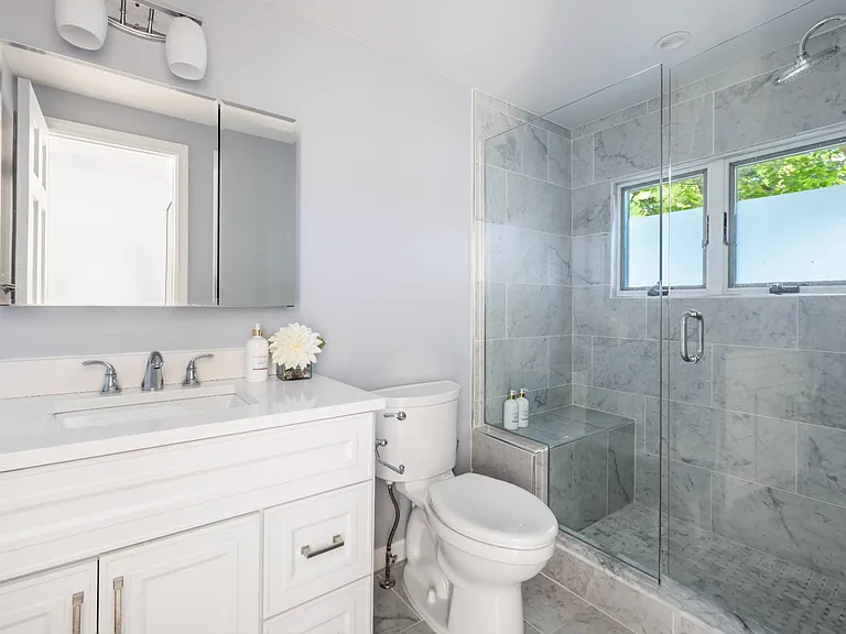 70 Cedar Ave — Photo 18