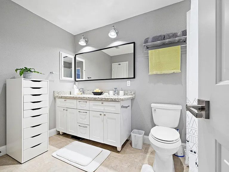1818 Augusta Dr #6 — Photo 11