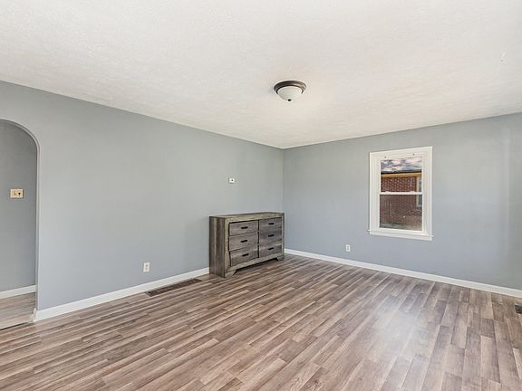 5th image of 5300 Stephan Dr