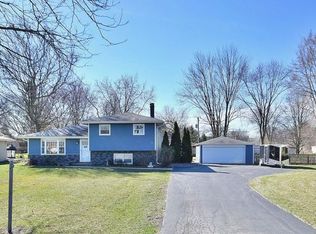 313 68th St, Darien, IL 60561