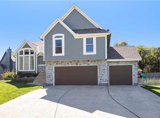 21725 W 52nd St, Shawnee, KS 66226