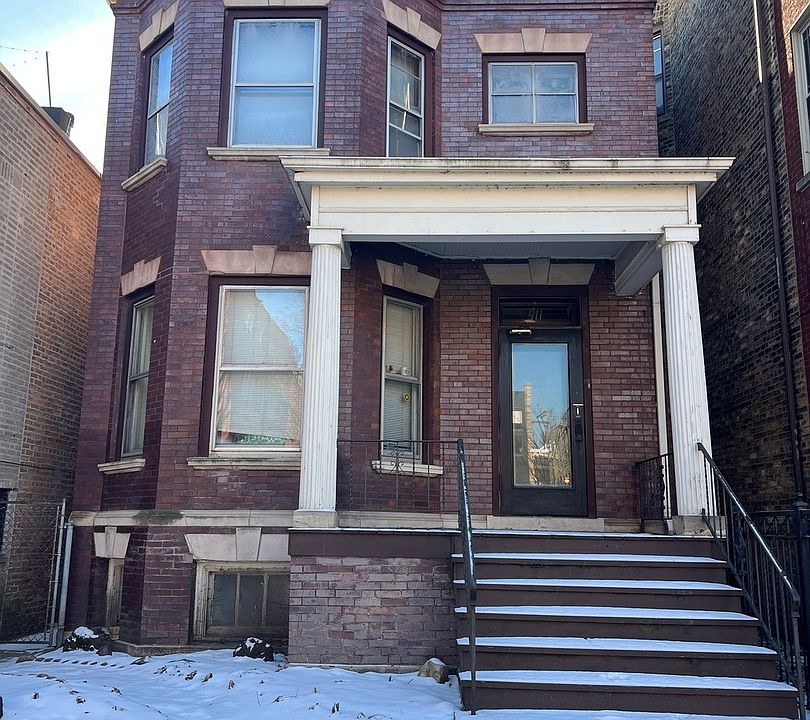 1st image of 911 W Diversey Pkwy
