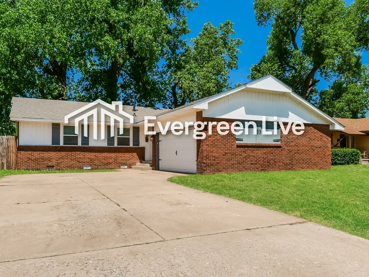 3 bed, 1.5 bath, 1087 sqft, $1,345 — Photo 2