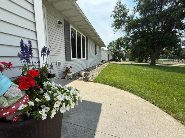 531 6th St, Audubon, MN 56511