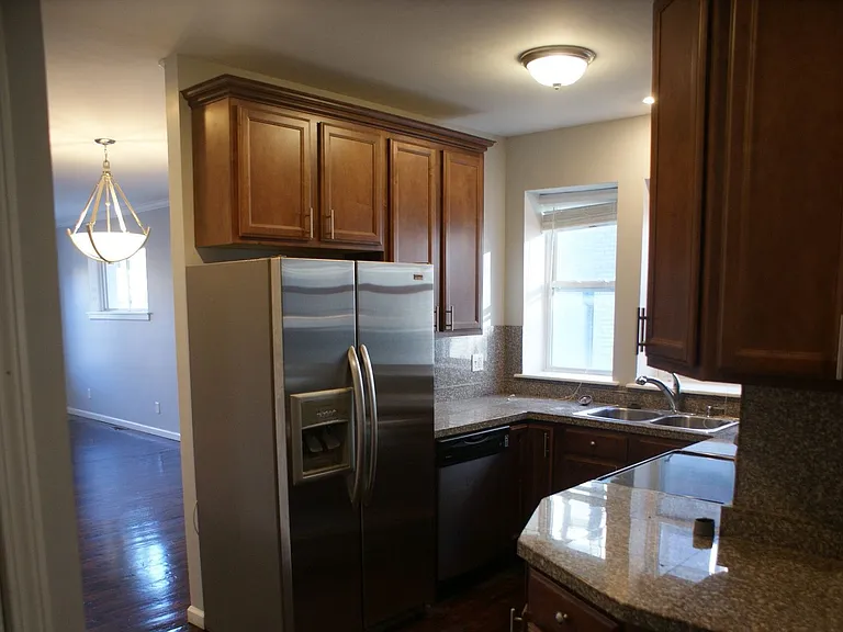 4158 W Pine Blvd — Photo 6
