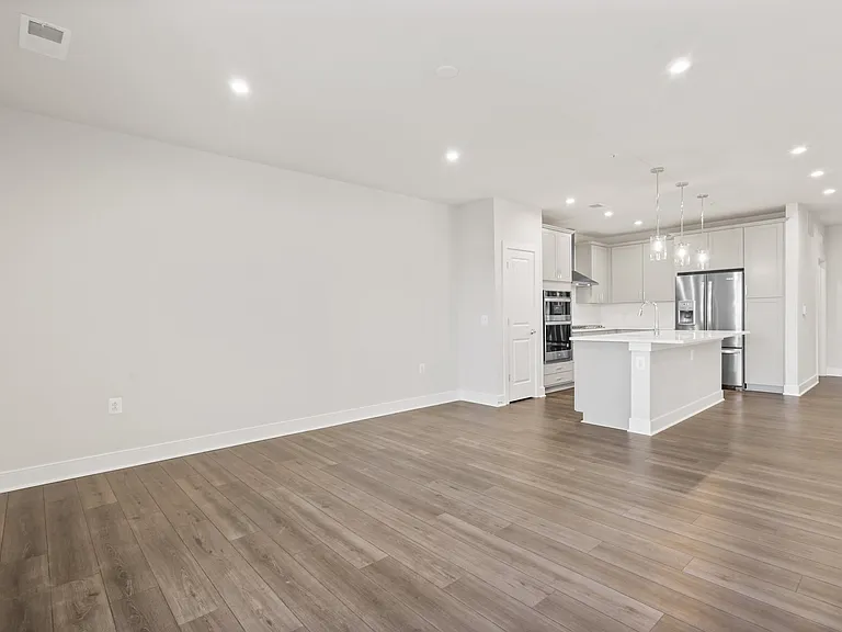 100 Saint Ives Pl #304 — Photo 15