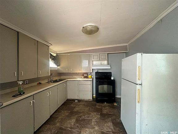 2nd image of 619 L AVENUE S